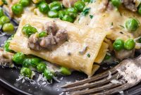 Creamy Gorgonzola Pasta with Garlic and Herbs
