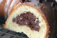 Fudge-Filled Vanilla Bundt Cake Recipe for Decadent Dessert