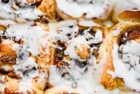 Irresistible Cinnamon Raisin Rolls Recipe for Soft, Gooey Buns