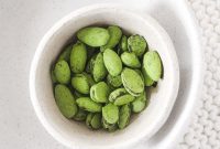 Matcha-Dusted Chocolate Almonds | 3-Ingredient Vegan Treat
