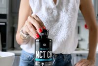 What Is MCT Oil and How It Benefits Your Energy and Weight Management