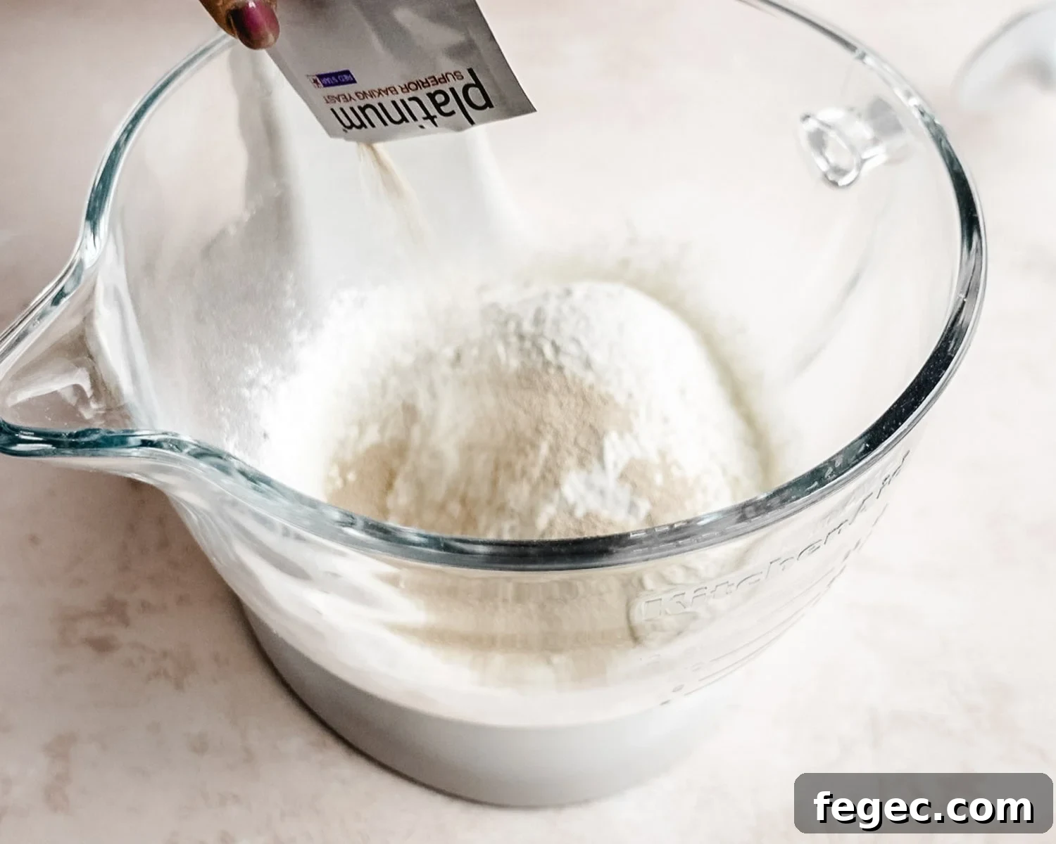 Homemade Onion Bagels: Authentic Recipe Ready in 3 Hours 7 Add instant yeast to the flour.
