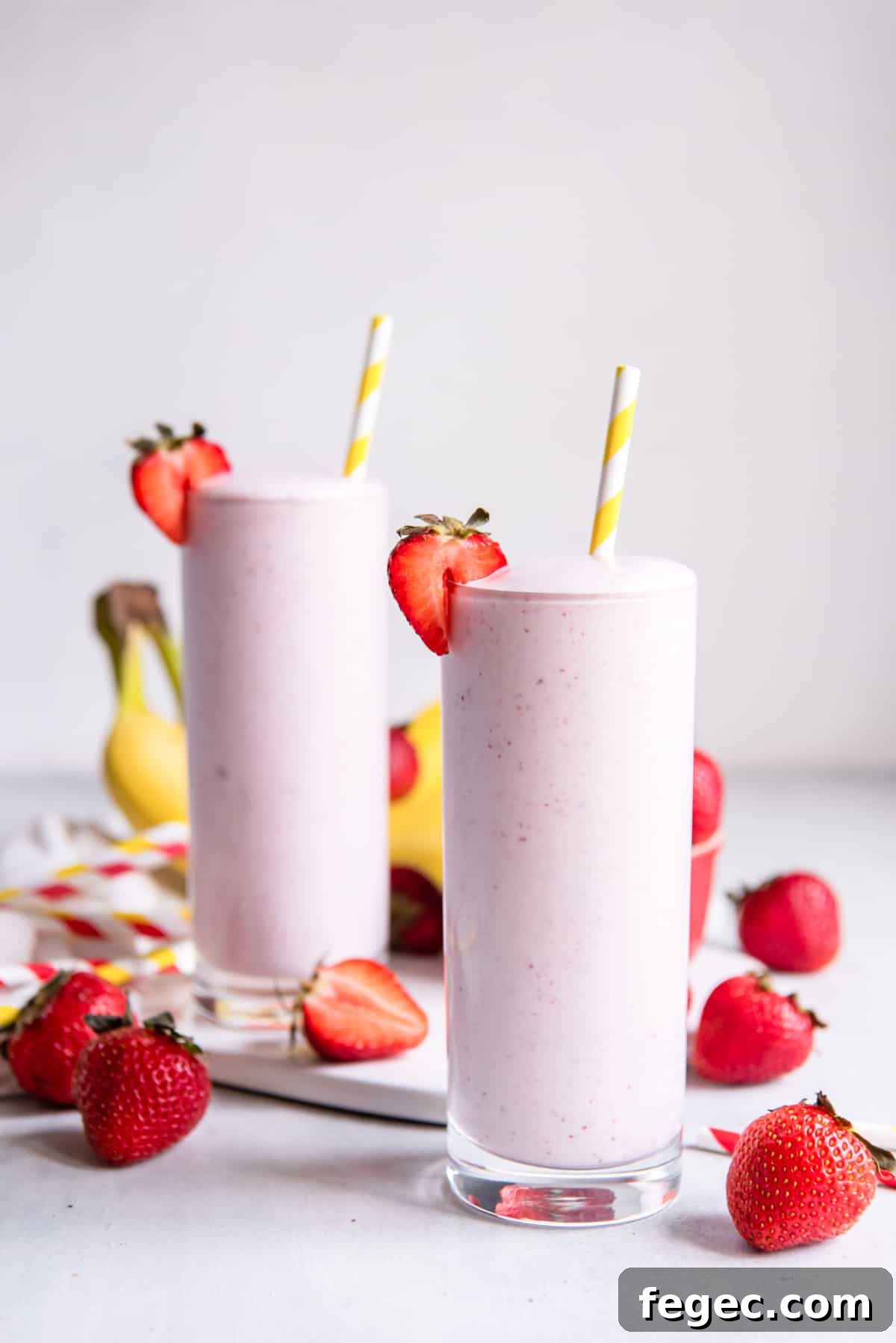 Island Green Tropical Smoothie Recipe for Refreshing Energy 13 Strawberry Banana Smoothie
