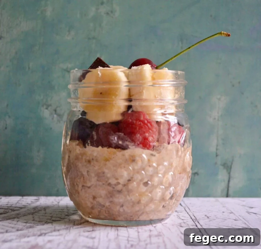 banana split overnight oats