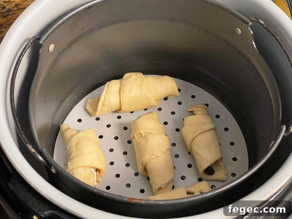 Air Fryer S'mores Crescent Roll Recipe for Gooey Dessert 5 air fryer s'mores crescent rolls