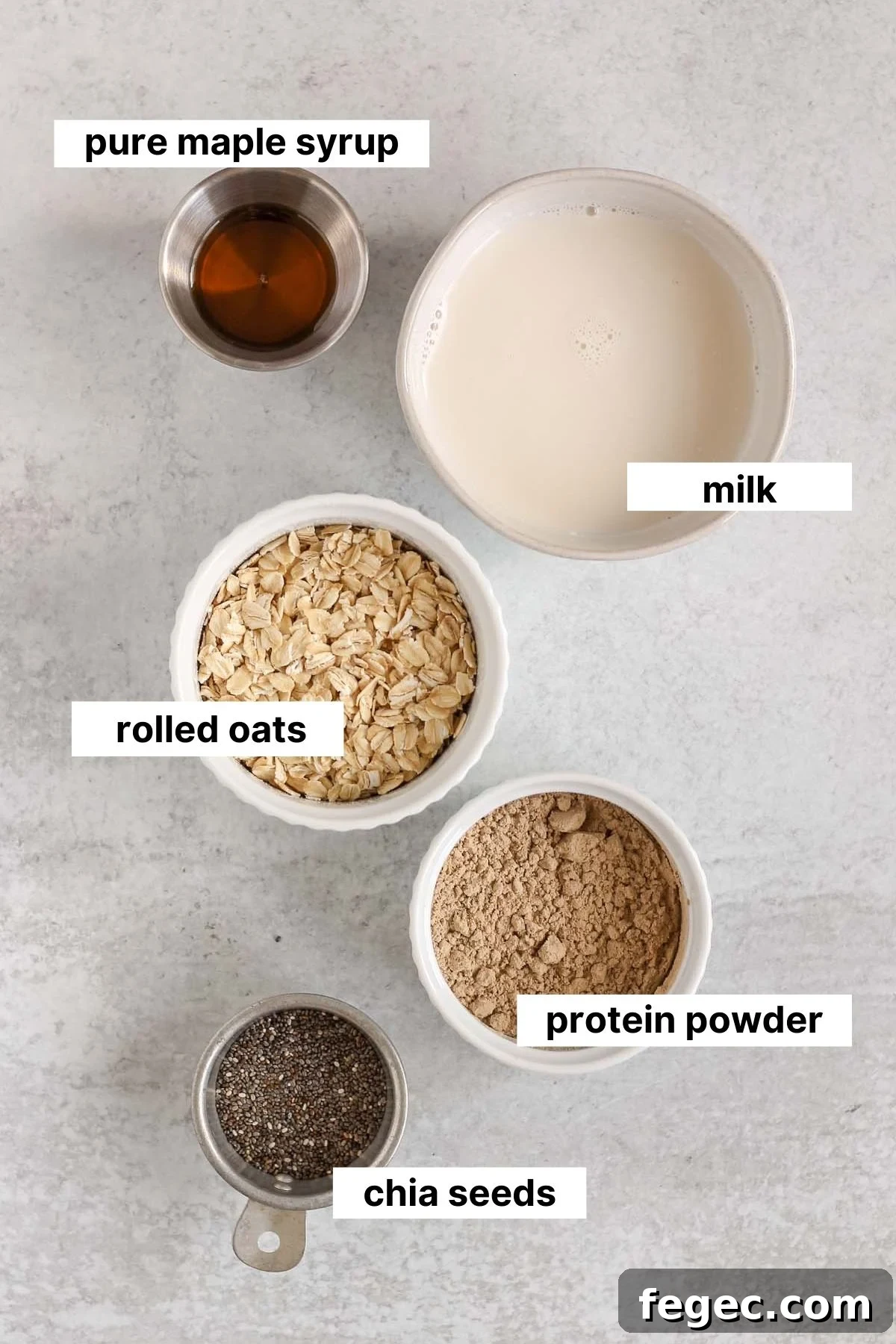 High-Protein Overnight Oats — 5-Ingredient Recipe 3 Labeled ingredients for protein powder overnight oats.
