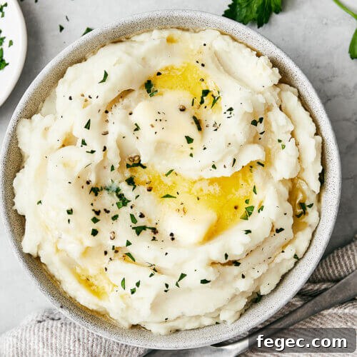 A big bowl of creamy mashed potatoes